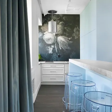 Elite Heart Of The Old Town