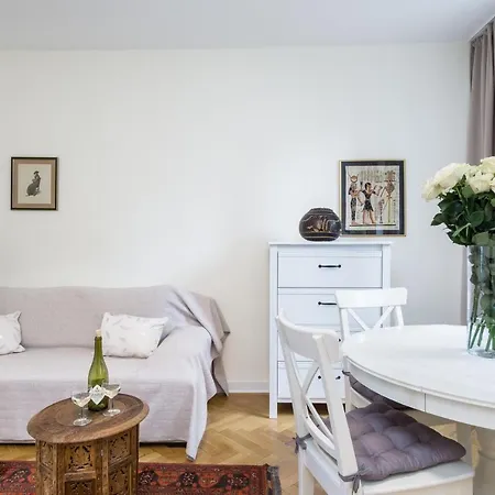 Elite Heart Of The Old Town *