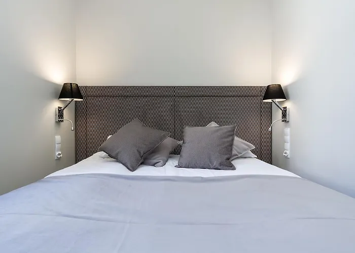 Elite Heart Of The Old Town *